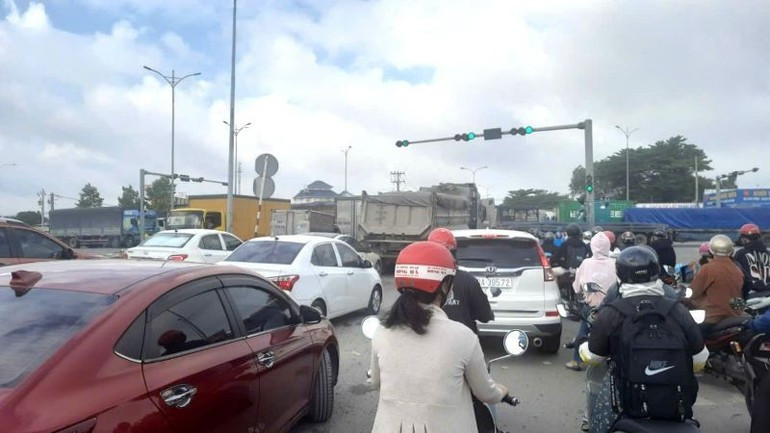 National Highway 1K (section through Ho Chi Minh City) has been often congested during rush hours. National Highway 1K (section through Ho Chi Minh City) has been often congested during rush hours.