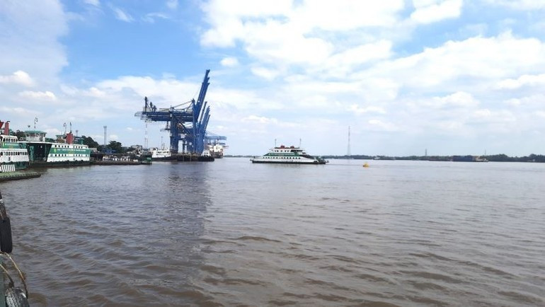 Waterway transport holds a vital position in logistics development. Waterway transport holds a vital position in logistics development.