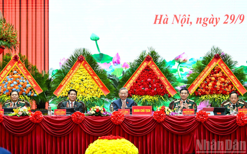 Party General Secretary To Lam, who is also Secretary of the Central Military Commission, and members of the Presidium chair the congress. military5.jpg