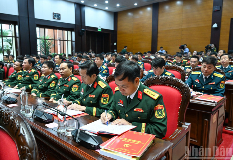 Delegates attending the congress. military7.jpg