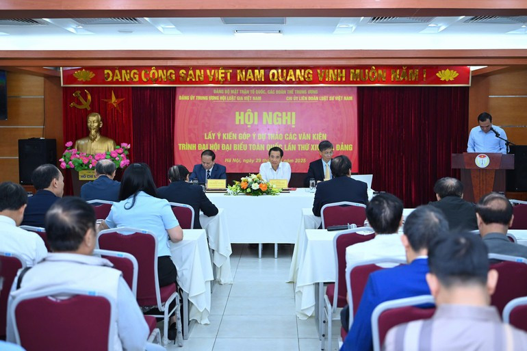 Many jurists and lawyers contribute their opinions with a strong sense of responsibility. (Photo: PHAN LINH)