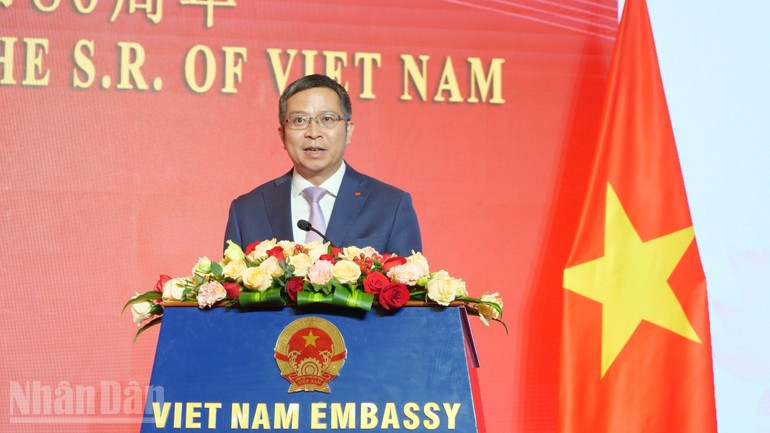 Ambassador Pham Thanh Binh speaks at the ceremony. Ambassador Pham Thanh Binh speaks at the ceremony.