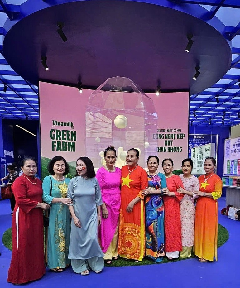 The exhibition space also includes numerous photo spots for visitors. (Photo: Vi Nam)