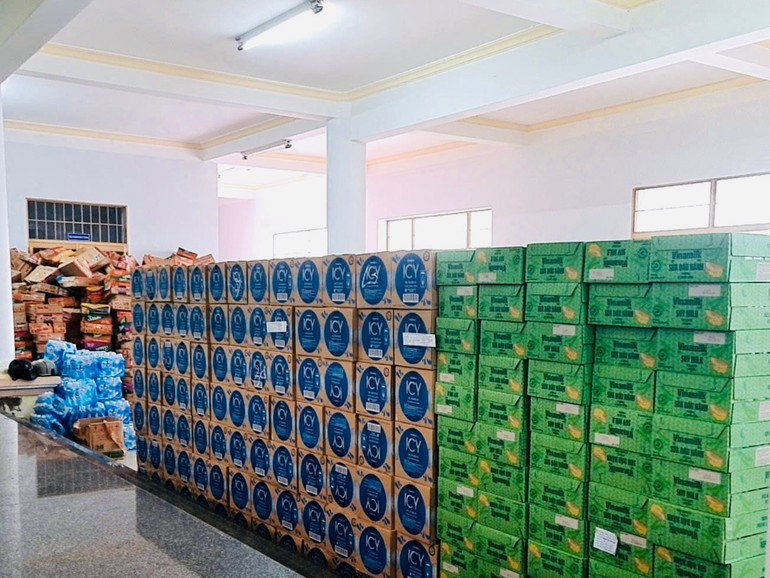 Vinamilk’s nutritional products are transported to Dak Lak, ready to support flood-affected residents. (Photo: Vi Nam)