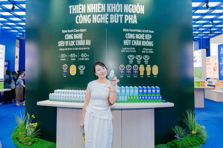 Vinamilk brings visitors a rich experience through visually showcasing breakthroughs in innovation, science, and technology that enable internationally standardised nutritional products aligned with emerging consumer trends. (Photo: Tinh Khong)