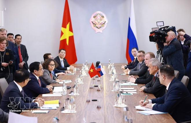 At the meeting between Prime Minister Pham Minh Chinh and Secretary of the Security Council of the Russian Federation Sergey Shoigu. (Photo: VNA)