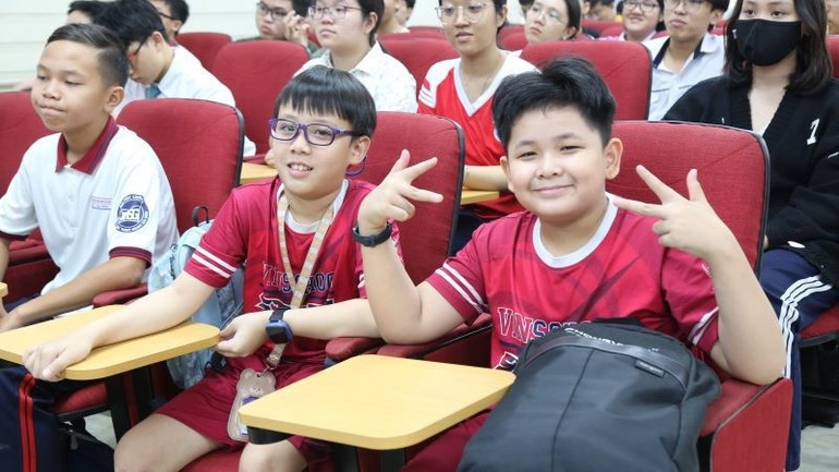 Students participating in the class. Students participating in the class.