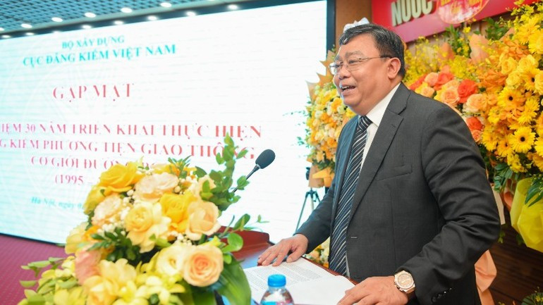 Deputy Director of the Viet Nam Register, Nguyen To An, delivers a speech at the ceremony. (Photo: THE DAI)