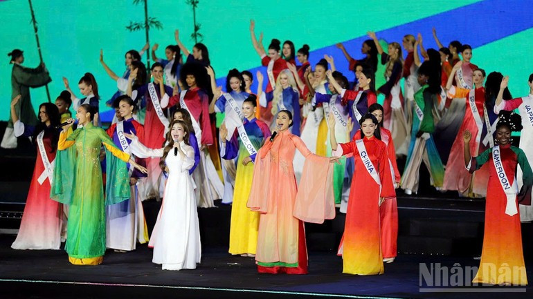 The opening ceremony for the World Tea Fest 2025 features many renowned artists.