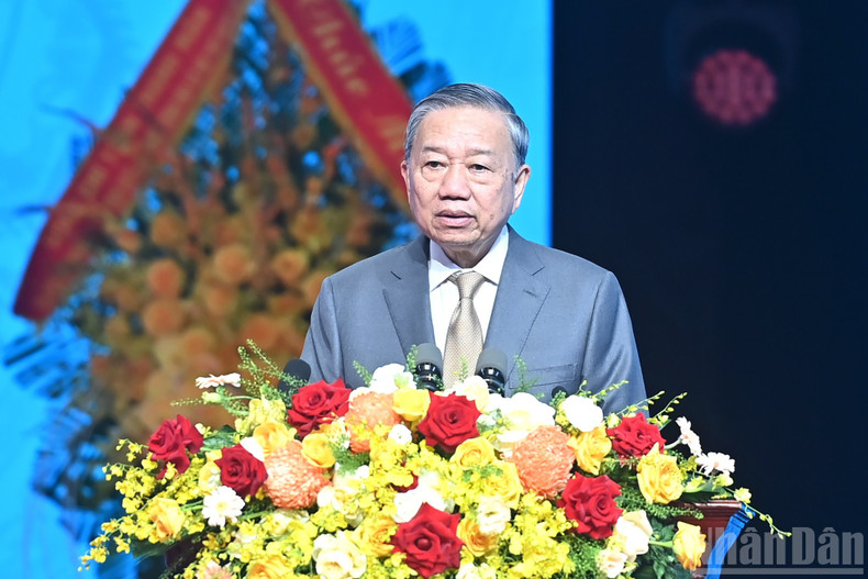 Party General Secretary To Lam speaks at the event (Photo: NDO) tbt.jpg