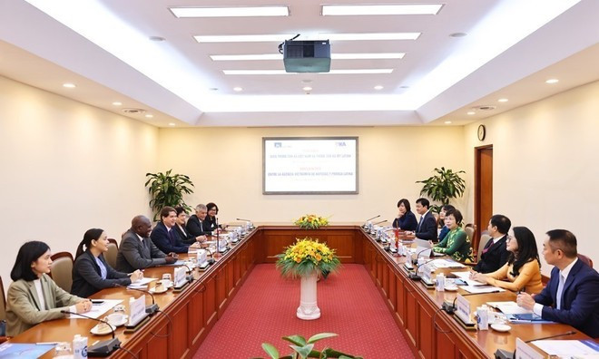 At the talks between VNA General Director Vu Viet Trang and President of Cuba’s Prensa Latina news agency Jorge Legañoa Alonso. (Photo: VNA)