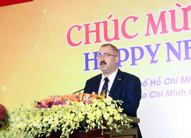 Timur Sadykov, Consul General of Russia and head of the consular corps in Ho Chi Minh City speaks at the gathering. (Photo: VNA)