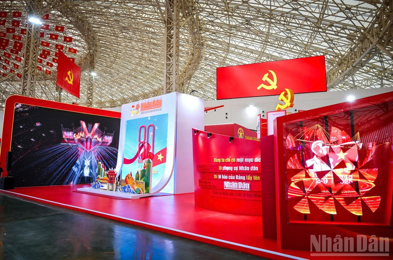 The zone A features President Ho Chi Minh’s words on choosing the paper’s name: “Our Party has only one purpose – to serve the people. Therefore, the Party’s newspaper should be called Nhan Dan (People).” img-5500.jpg