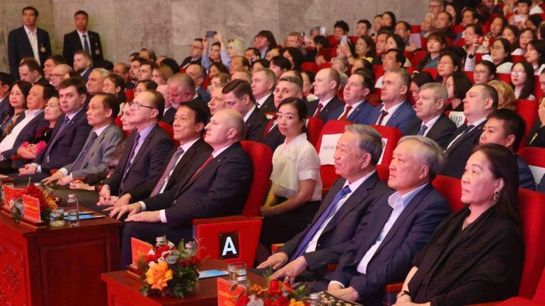 The delegates attend the programme.