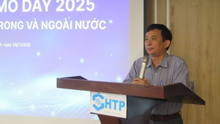 Professor Dr. Nguyen Ky Phung speaks at the event. Professor Dr. Nguyen Ky Phung speaks at the event.