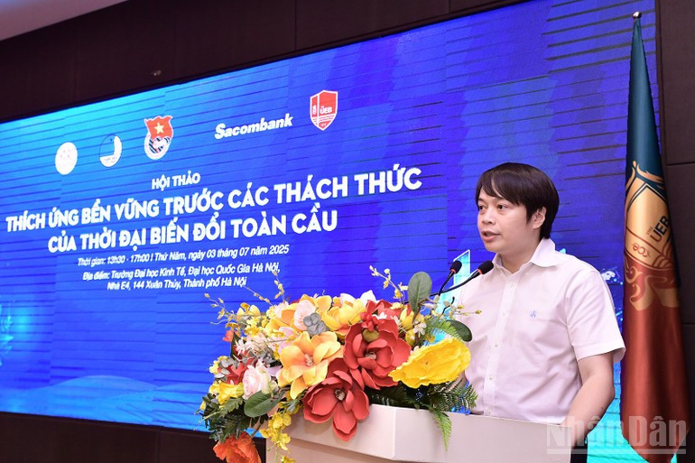 Nguyen Huu Tu speaks at the seminar. Nguyen Huu Tu speaks at the seminar.
