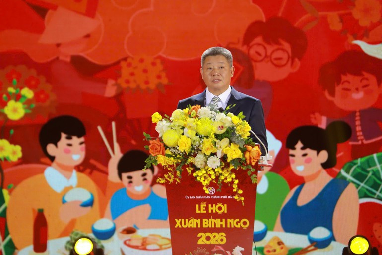 Nguyen Manh Quyen, Vice Chairman of the Ha Noi People’s Committee, speaks at the programme.