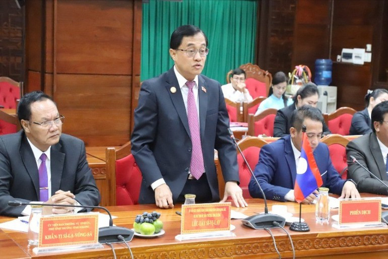 Leklai Sivilay, Secretary and Governor of Sekong Province, speaks at the event. daklak6.jpg