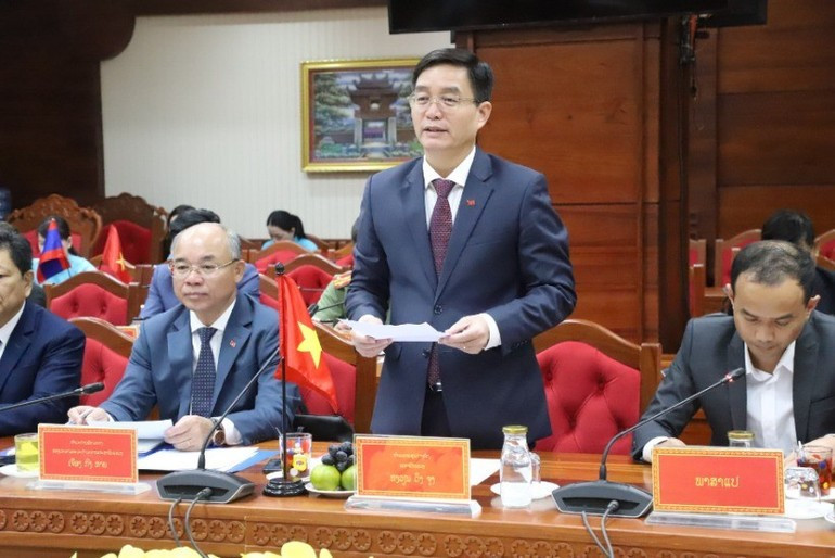 Secretary of the Dak Lak Provincial Party Committee Nguyen Dinh Trung speaks at the event. daklak5.jpg