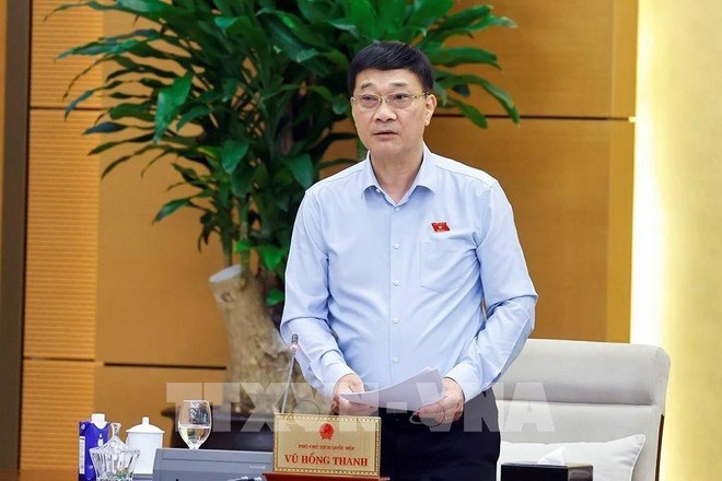 NA Vice Chairman Vu Hong Thanh addresses the session. (Photo: VNA)