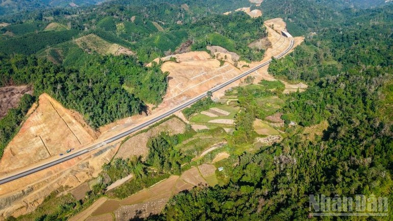 Businesses have also recommended that local authorities establish mechanisms to promptly update and publish construction price indices, as well as fuel and construction material prices, in line with actual market developments.