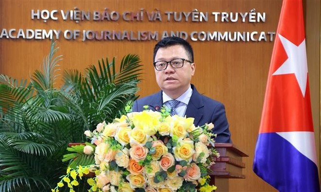 VJA Chairman and Editor-in-Chief of Nhan Dan Newspaper Le Quoc Minh speaks at the event. (Photo: VNA) VJA Chairman and Editor-in-Chief of Nhan Dan Newspaper Le Quoc Minh speaks at the event. (Photo: VNA)