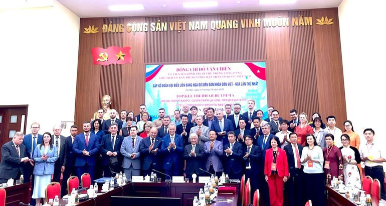 The delegates pose for a photo. The delegates pose for a photo.