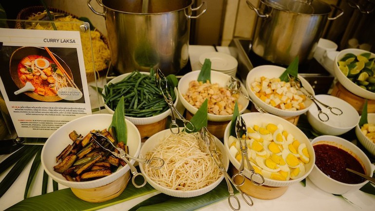 Malaysia’s culinary scene, known for its diversity and rich blend of ingredients and flavours, also continues to captivate international visitors, including many from Viet Nam. Malaysia’s culinary scene, known for its diversity and rich blend of ingredients and flavours, also continues to captivate international visitors, including many from Viet Nam.