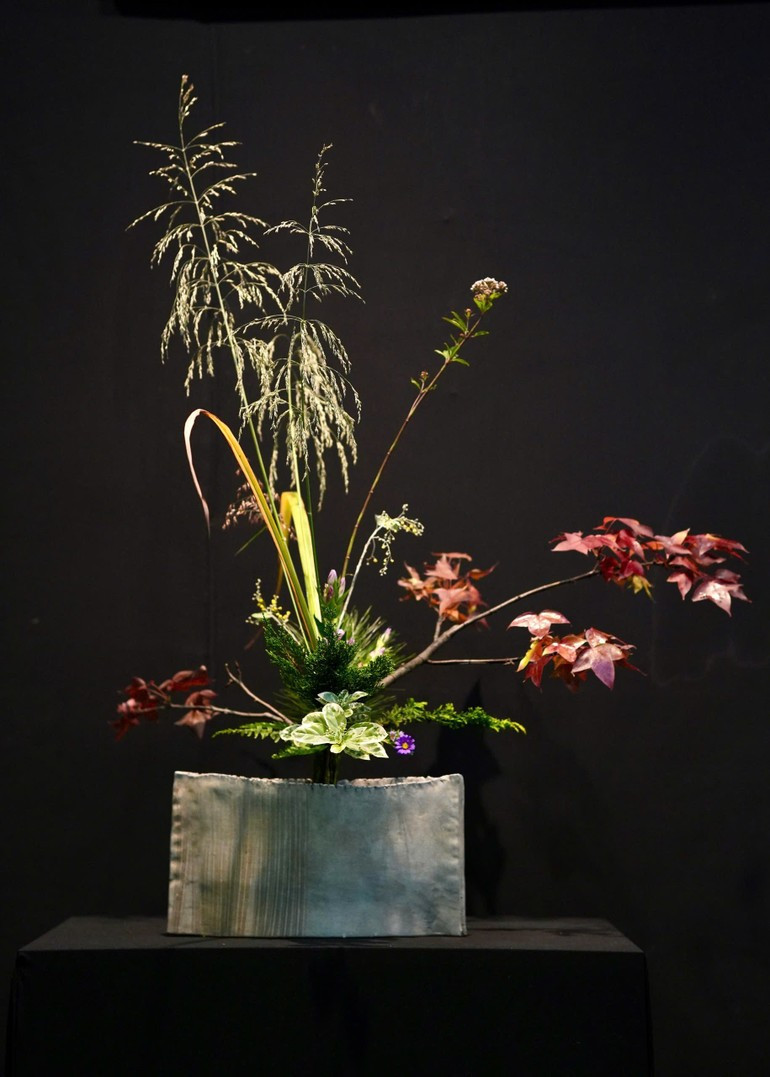 The striking harmony of colours in each arrangement. The striking harmony of colours in each arrangement.