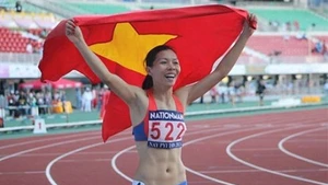 'Speed queen' Vu Thi Huong proves her absolute domination of the 100m dash