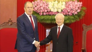 Party General Secretary Nguyen Phu Trong (R) receives Russian FM Sergey Lavrov. (Photo: VNA)