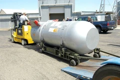 A US tactical nuclear bomb. (Photo: DEFENSE NEWS)