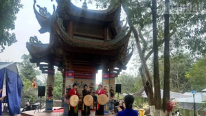 Cultural exchange booths at the Lim Festival are arranged in combination with designated livestream areas on social media platforms, helping to promote the image of the festival and spread the values of quan ho heritage to a wide audience.