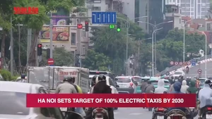 Video: Ha Noi sets target of 100% electric taxis by 2030