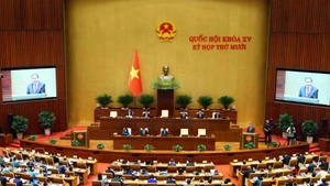 An overview of the opening of the 10th session of the 15th National Assembly. (Photo: VNA)