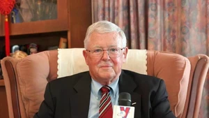 Professor Carl Thayer grants an interview to the Viet Nam News Agency. (Photo: VNA)