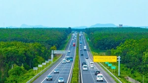 Public investment continues to be identified as a key pillar in unlocking growth potential in 2026 and the years ahead. (In the photo: The Ho Chi Minh City–Long Thanh–Dau Giay Expressway). (Photo: Hoang Ha)