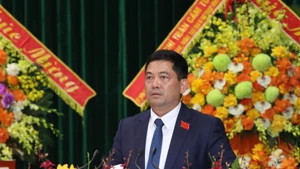 Senior Lieutenant General Nguyen Hong Thai, Secretary of the Bac Ninh Party Committee for the 2025 - 2030 tenure, speaks at the event. (Photo: VNA)