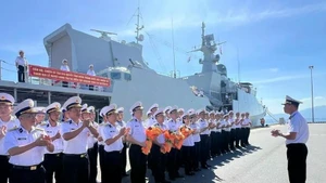 The send-off ceremony for Naval Ship 016 – Quang Trung and its accompanying delegation at Cam Ranh Port on the afternoon of February 23. (Photo: qdnd.vn)