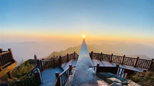 At the peak of Mount Fansipan - the Roof of Indochina. (Photo: VNA)