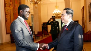 National Assembly Chairman Tran Thanh Man meets with Senegalese President Bassirou Diomaye Faye. (Photo: Doan Tan/VNA)