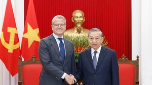 Party General Secretary To Lam receives Vincent Clerc, Chief Executive Officer of Denmark’s A.P. Moller – Maersk on November 18 in Ha Noi. (Photo: VNA)