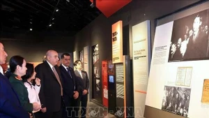 Speaker of the Jordanian House of Representatives Mazen Turki El Qadi visits the Viet Nam Military History Museum in Ha Noi on February 4 morning. (Photo: VNA)