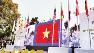 Viet Nam’s flag-raising ceremony at the 13th ASEAN Para Games.
