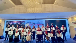 Winners at the competition. (Photo: Nghi Luc Song Company)