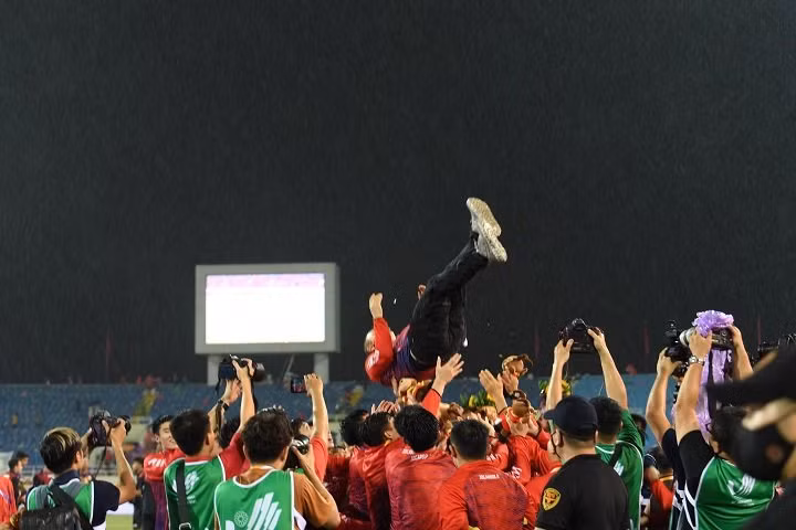 SEA Games: Vietnam beat Thailand 1-0 to successfully defend men’s football gold ảnh 5