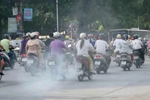 Photo: Motorbikes are the biggest source of pollutant emissions among all types of vehicles. (Photo: KIEN TRUNG)