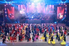 The “Ha Noi Tango” performance in Ha Noi Radio and Television’s “Peace Symphony 2025” programme sets a Viet Nam Record.