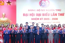 Party General Secretary To Lam attends the first Congress of the Nghia Tru Commune Party Committee for the 2025-2030 tenure.