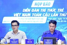From right: Nguyen Kim Quy, Permanent Vice Chairman of the Viet Nam Youth Federation (VYF) Central Committee, and Professor Dr. Tran Xuan Bach co-chair the press conference.